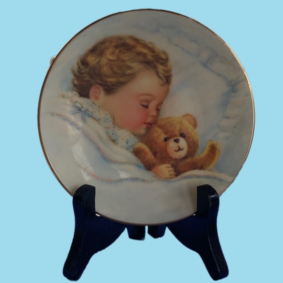 VINTAGE AVON 1992 KEEPSAKE BABY PLATE - Picture 1 of 3